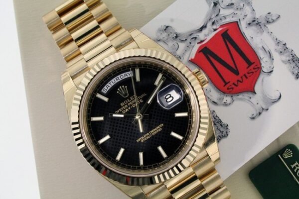 Rollie Gold Chronergy Black Dial Wheel Day Presidential Timepiece - Image 4