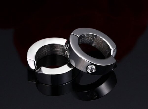 Silver Lone Diamond Clip Earrings (No Piercing) - Image 5