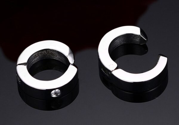 Silver Lone Diamond Clip Earrings (No Piercing) - Image 2