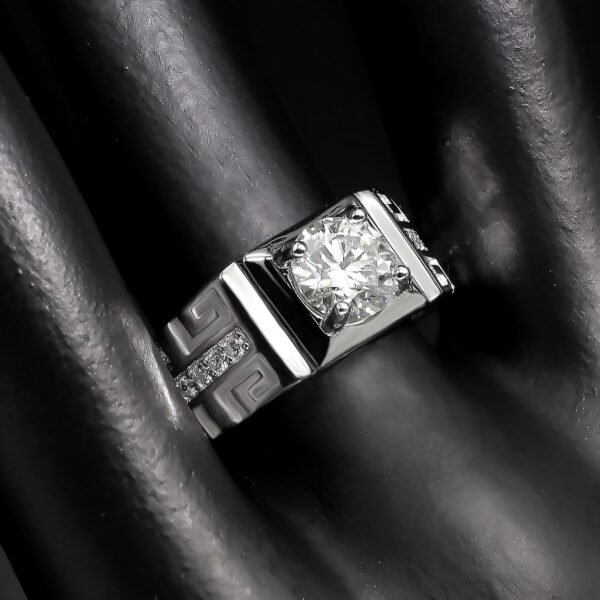 Eleganio Men's VVS Moissanite Diamond Ring - Image 6