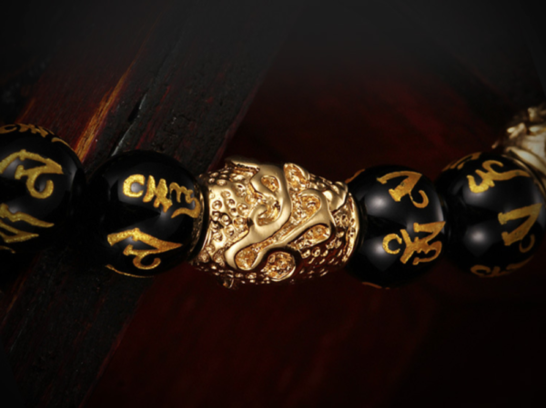 Ming Dynasty Chinese Bead Bracelet - Image 4